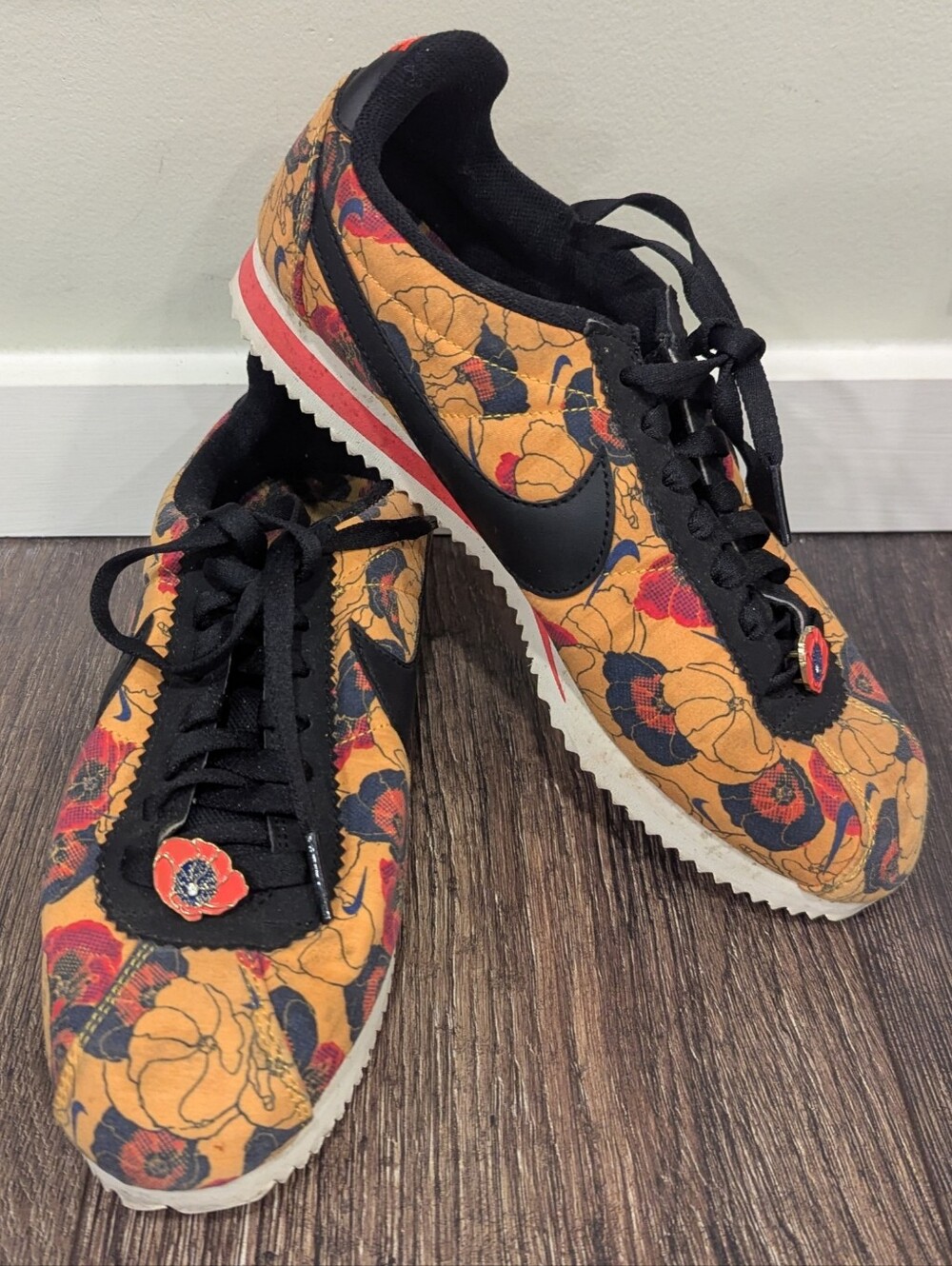 Nike Classic Cortez Gold Floral Shoes Size 8